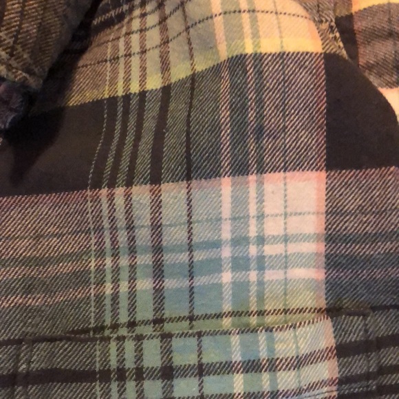 2/$10. Old Navy Boyfriend shirt. EUC - Picture 2 of 6